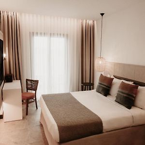 Gemütliches Zimmer mit Queensize-Bett